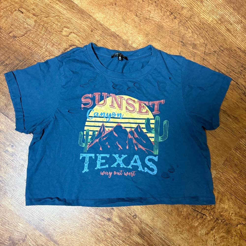 Distressed Sunset Canyon Texas Cropped Graphic Tee
